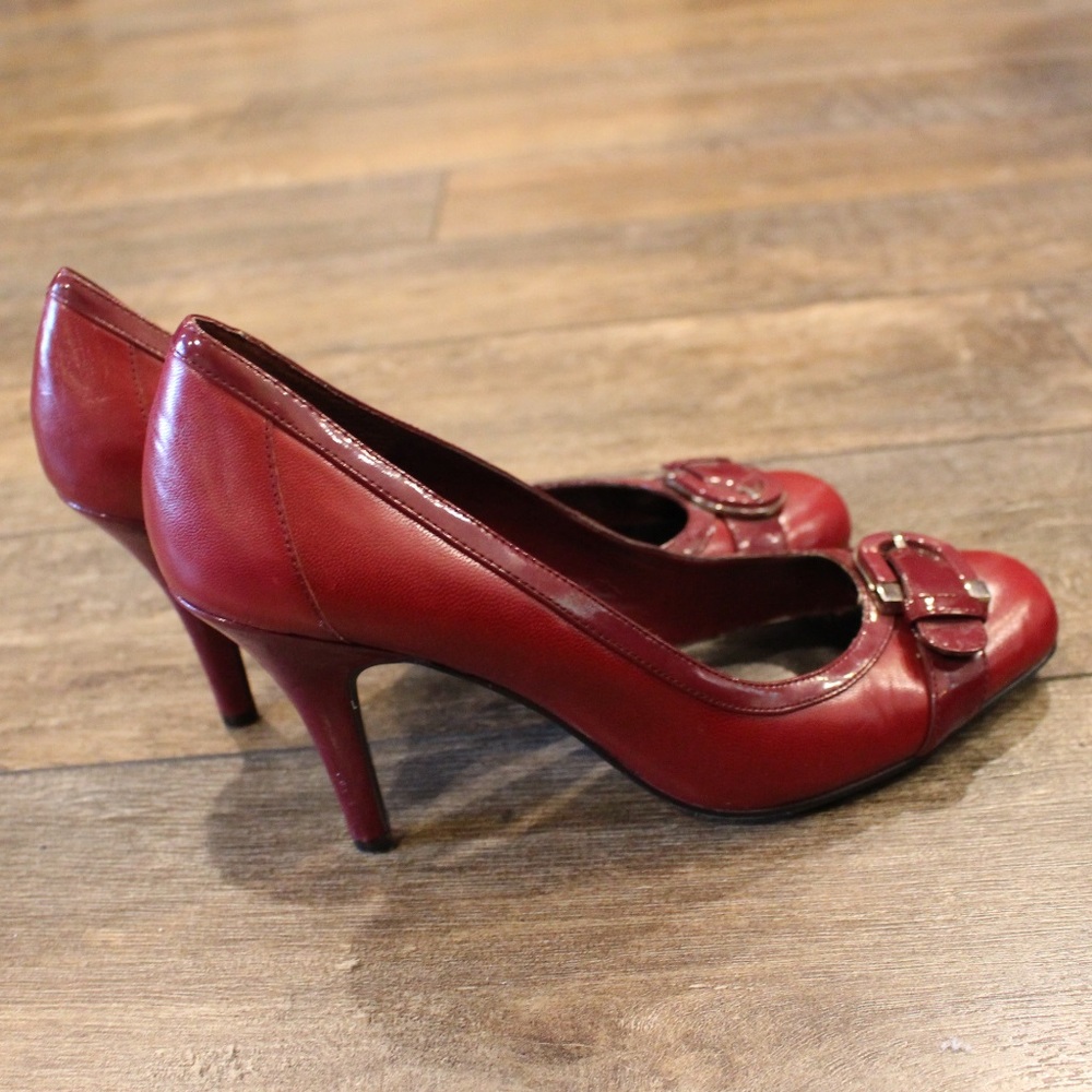 Bandolino burgandy high heels